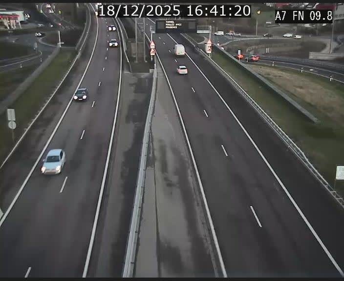 <h2>Caméra trafic Luxembourg - A7, Tunnel Gousselerbierg, sortie sud, direction rond-point Lorentzweiler (BK 9.9)</h2>