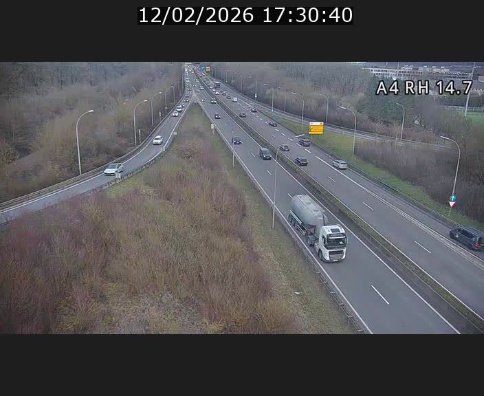 <h2>Traffic live webcam Luxembourg Jonction Lankelz - A4 - BK 14.7 - direction Luxembourg</h2>