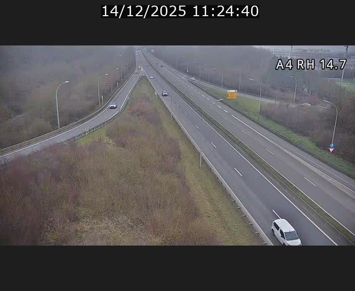 <h2>Traffic live webcam Luxembourg Jonction Lankelz - A4 - BK 14.7 - direction Luxembourg</h2>