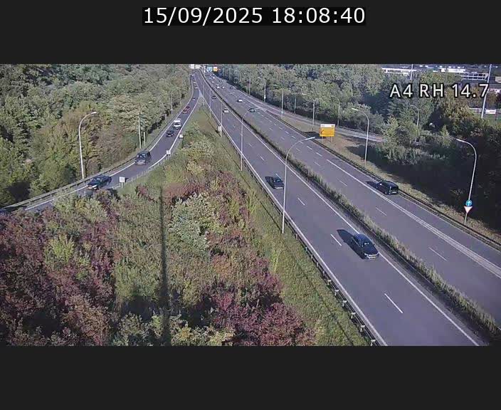 Traffic live webcam Luxembourg Jonction Lankelz - A4 - BK 14.7 - direction Luxembourg