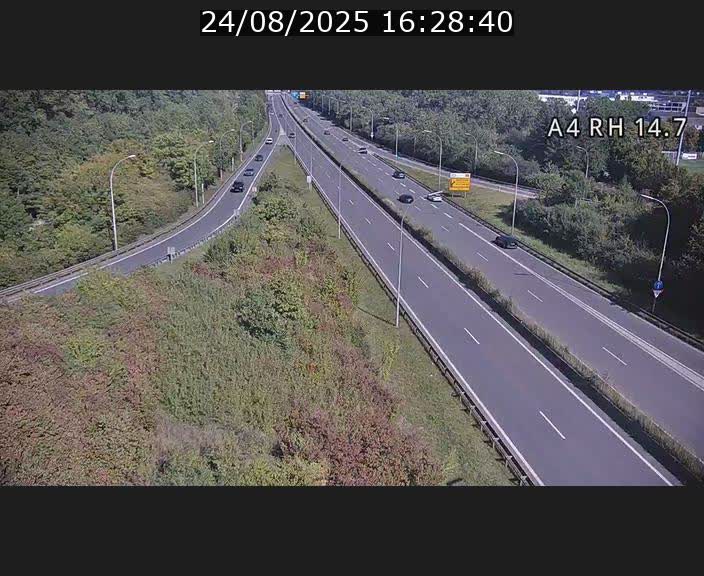 <h2>Traffic live webcam Luxembourg Jonction Lankelz - A4 - BK 14.7 - direction Luxembourg</h2>