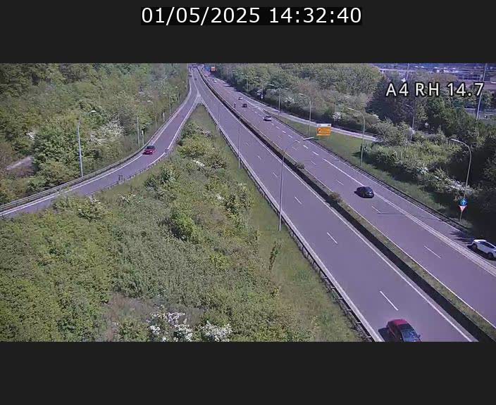 Traffic live webcam Luxembourg Jonction Lankelz - A4 - BK 14.7 - direction Luxembourg