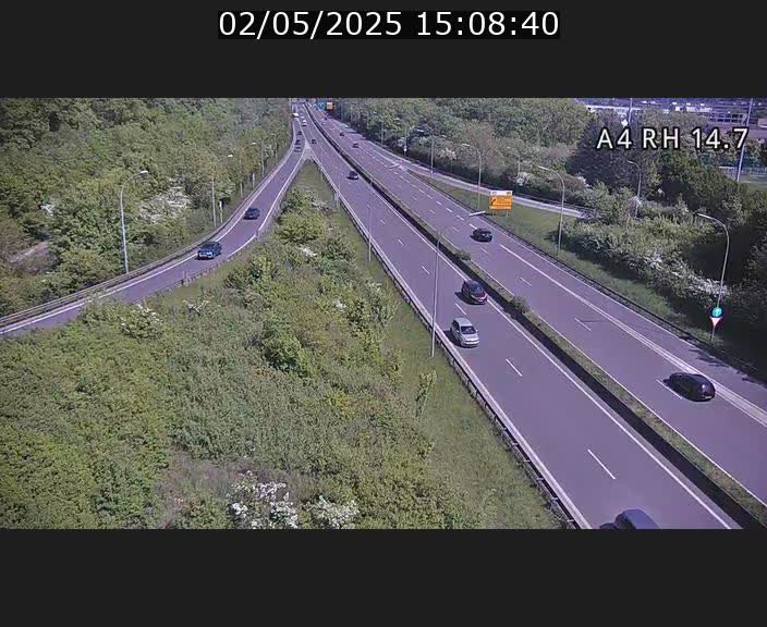 Traffic live webcam Luxembourg Jonction Lankelz - A4 - BK 14.7 - direction Luxembourg