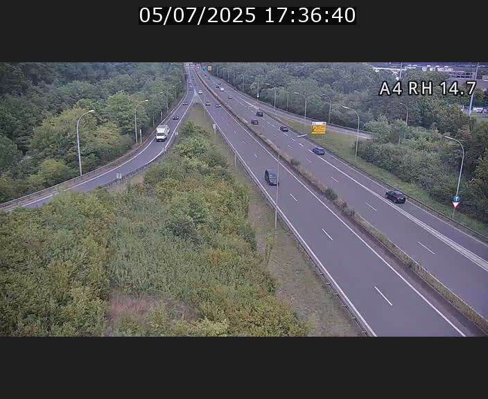 Traffic live webcam Luxembourg Jonction Lankelz - A4 - BK 14.7 - direction Luxembourg