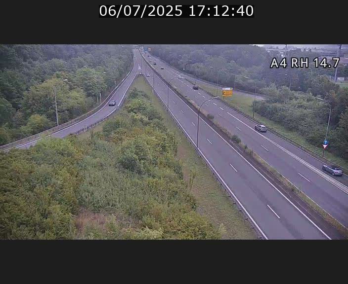 Traffic live webcam Luxembourg Jonction Lankelz - A4 - BK 14.7 - direction Luxembourg
