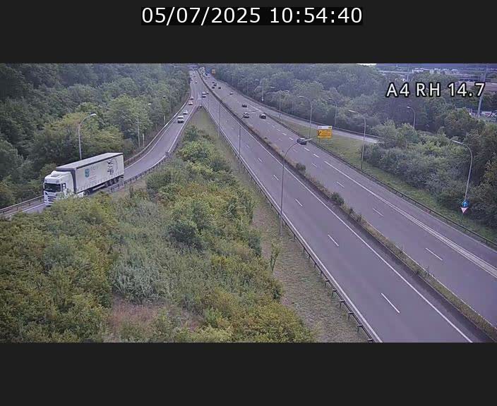 Traffic live webcam Luxembourg Jonction Lankelz - A4 - BK 14.7 - direction Luxembourg