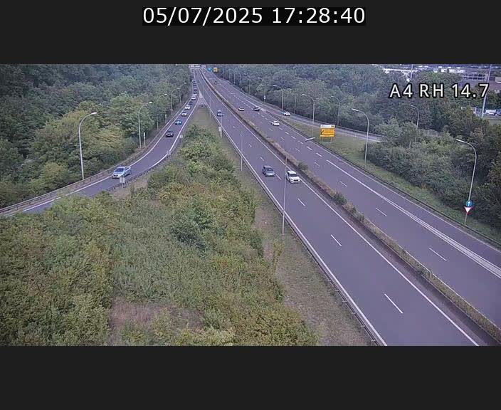 Traffic live webcam Luxembourg Jonction Lankelz - A4 - BK 14.7 - direction Luxembourg
