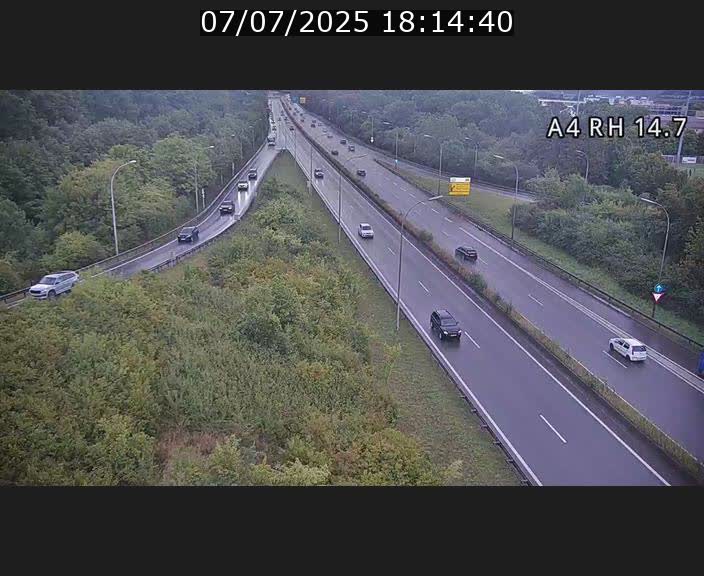 Traffic live webcam Luxembourg Jonction Lankelz - A4 - BK 14.7 - direction Luxembourg