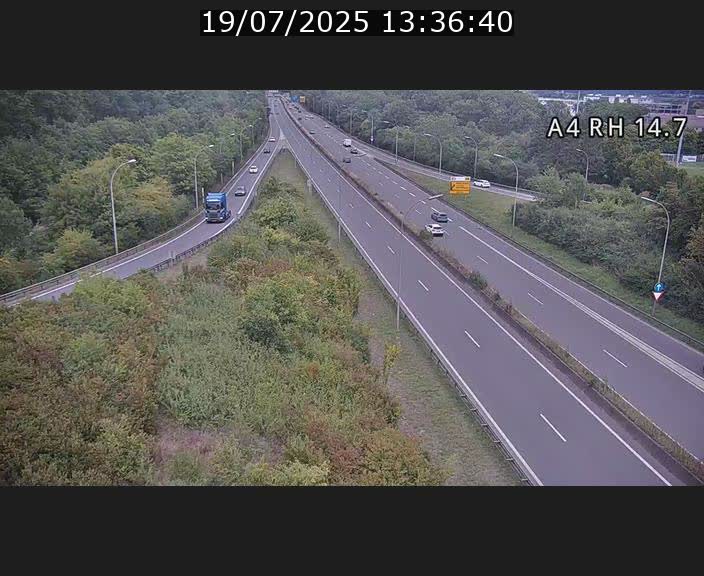Traffic live webcam Luxembourg Jonction Lankelz - A4 - BK 14.7 - direction Luxembourg