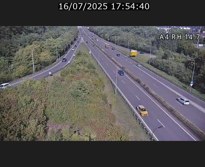 Traffic live webcam Luxembourg Jonction Lankelz - A4 - BK 14.7 - direction Luxembourg