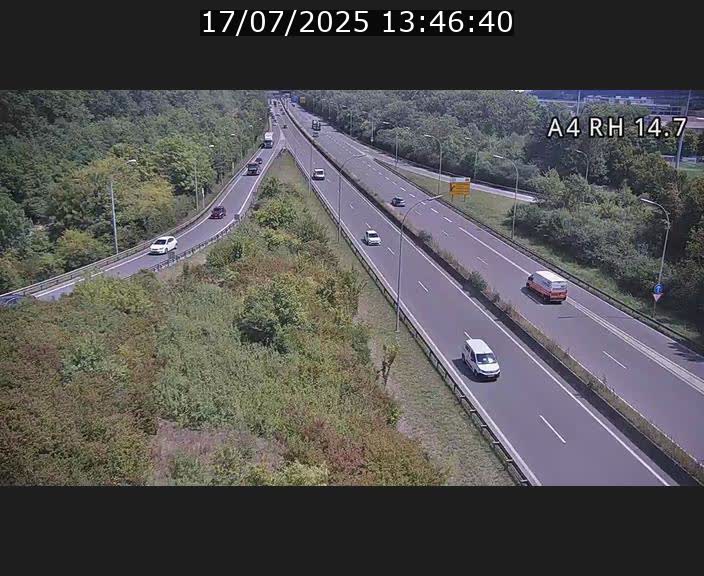 Traffic live webcam Luxembourg Jonction Lankelz - A4 - BK 14.7 - direction Luxembourg
