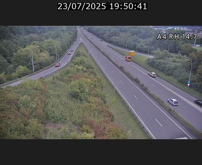Traffic live webcam Luxembourg Jonction Lankelz - A4 - BK 14.7 - direction Luxembourg