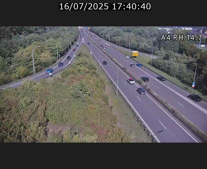 Traffic live webcam Luxembourg Jonction Lankelz - A4 - BK 14.7 - direction Luxembourg