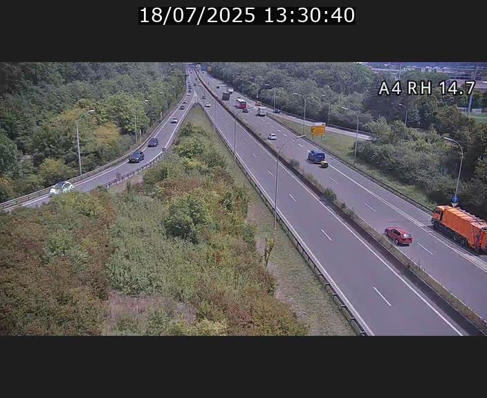 Traffic live webcam Luxembourg Jonction Lankelz - A4 - BK 14.7 - direction Luxembourg