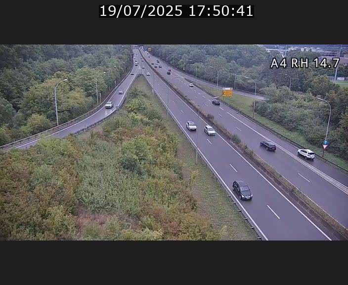 Traffic live webcam Luxembourg Jonction Lankelz - A4 - BK 14.7 - direction Luxembourg