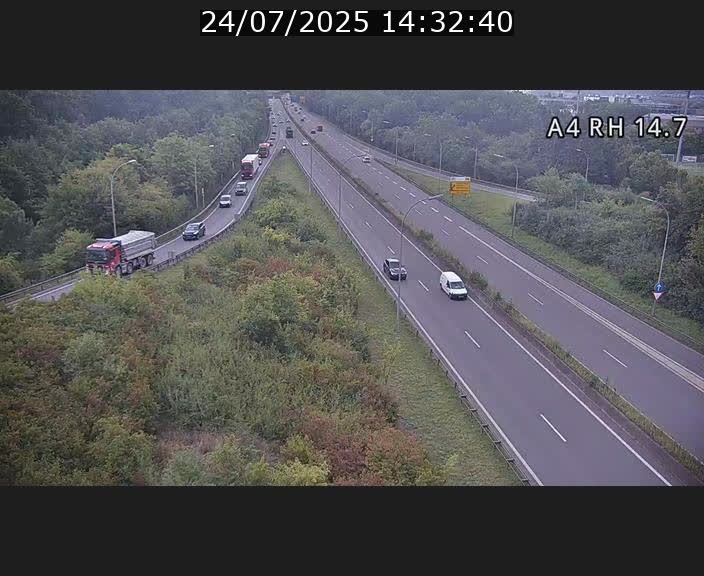Traffic live webcam Luxembourg Jonction Lankelz - A4 - BK 14.7 - direction Luxembourg