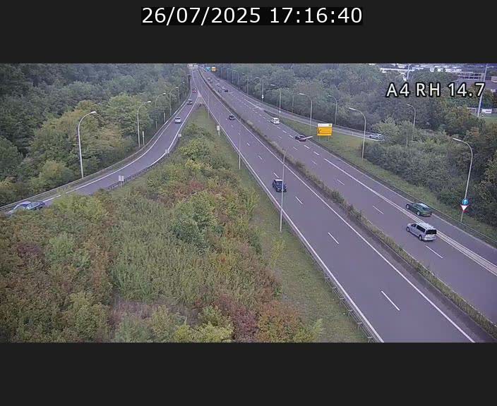 Traffic live webcam Luxembourg Jonction Lankelz - A4 - BK 14.7 - direction Luxembourg