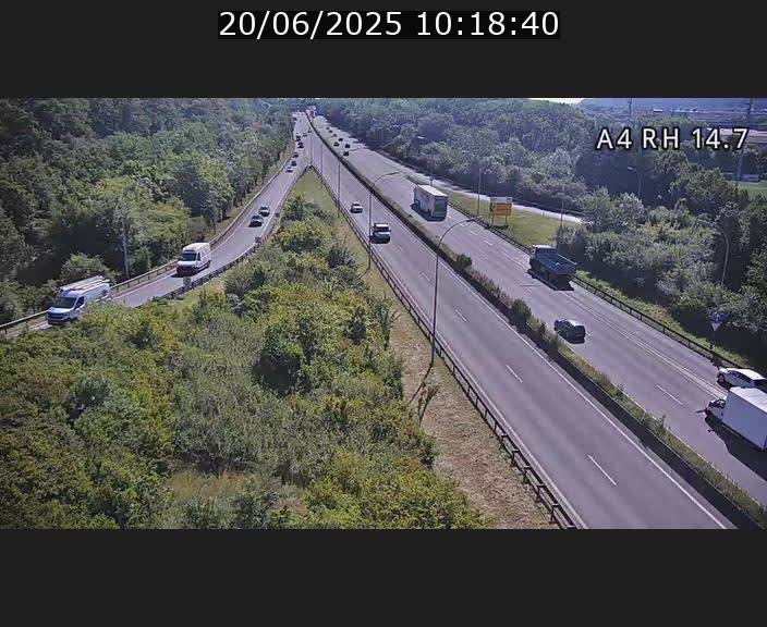 Traffic live webcam Luxembourg Jonction Lankelz - A4 - BK 14.7 - direction Luxembourg