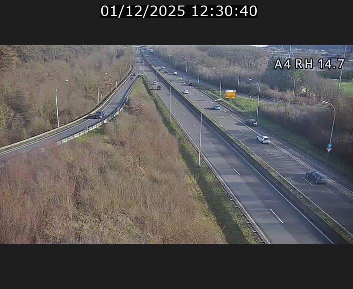 <h2>Traffic live webcam Luxembourg Jonction Lankelz - A4 - BK 14.7 - direction Luxembourg</h2>