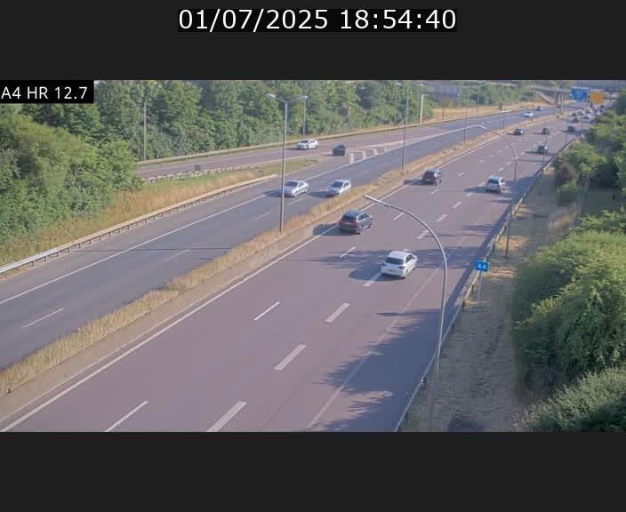 Traffic live webcam Luxembourg Esch sur Alzette - A4 - BK 12.7 - direction Esch-Belval