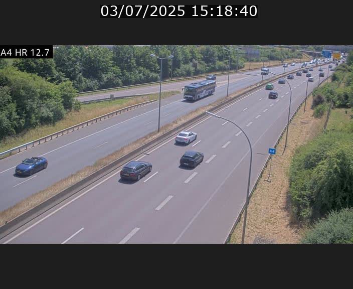 Traffic live webcam Luxembourg Esch sur Alzette - A4 - BK 12.7 - direction Esch-Belval