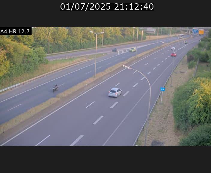 Traffic live webcam Luxembourg Esch sur Alzette - A4 - BK 12.7 - direction Esch-Belval