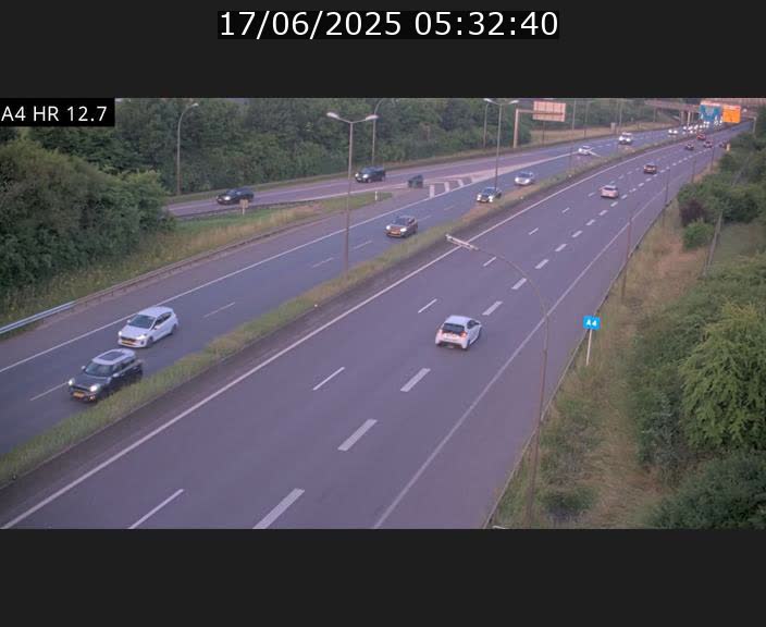 Traffic live webcam Luxembourg Esch sur Alzette - A4 - BK 12.7 - direction Esch-Belval