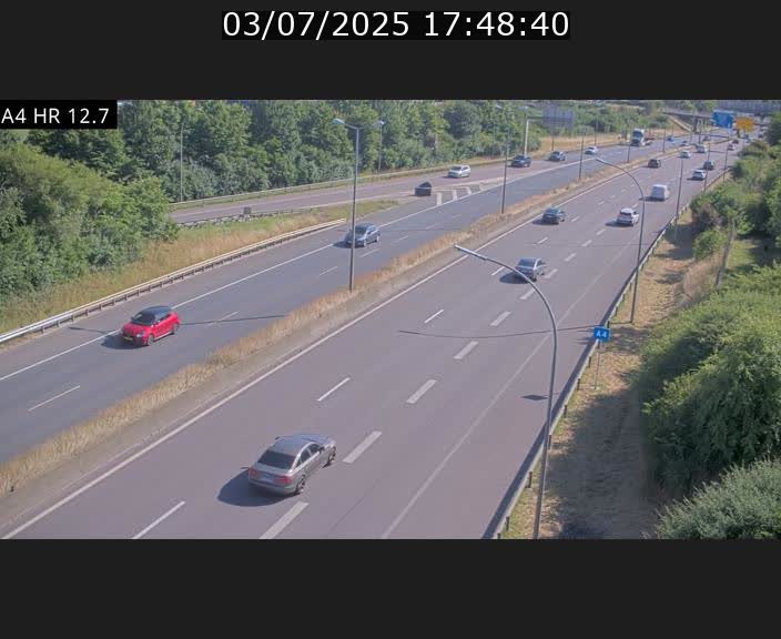 Traffic live webcam Luxembourg Esch sur Alzette - A4 - BK 12.7 - direction Esch-Belval
