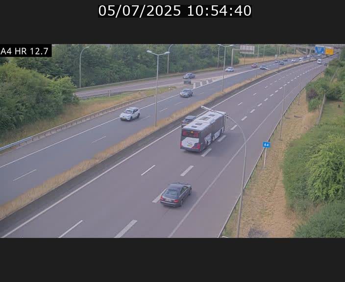 Traffic live webcam Luxembourg Esch sur Alzette - A4 - BK 12.7 - direction Esch-Belval