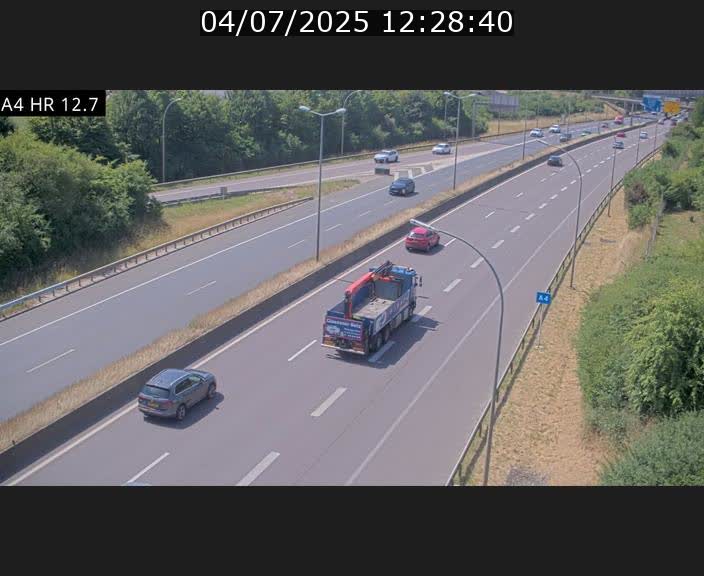 Traffic live webcam Luxembourg Esch sur Alzette - A4 - BK 12.7 - direction Esch-Belval