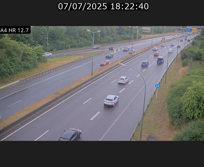 Traffic live webcam Luxembourg Esch sur Alzette - A4 - BK 12.7 - direction Esch-Belval