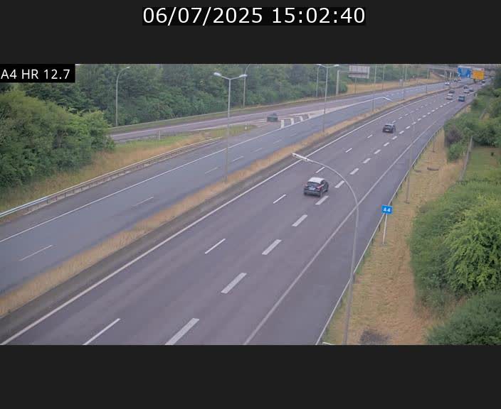 Traffic live webcam Luxembourg Esch sur Alzette - A4 - BK 12.7 - direction Esch-Belval