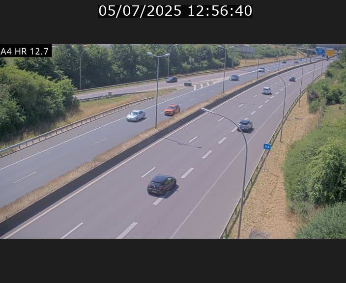 Traffic live webcam Luxembourg Esch sur Alzette - A4 - BK 12.7 - direction Esch-Belval