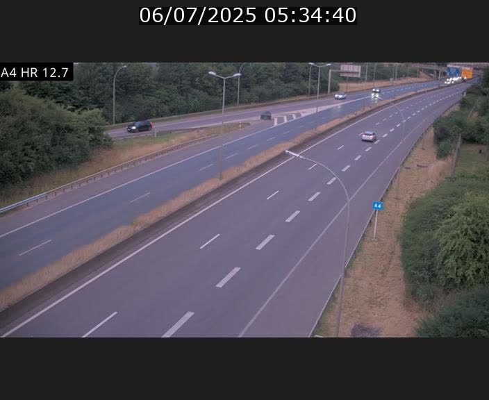 Traffic live webcam Luxembourg Esch sur Alzette - A4 - BK 12.7 - direction Esch-Belval