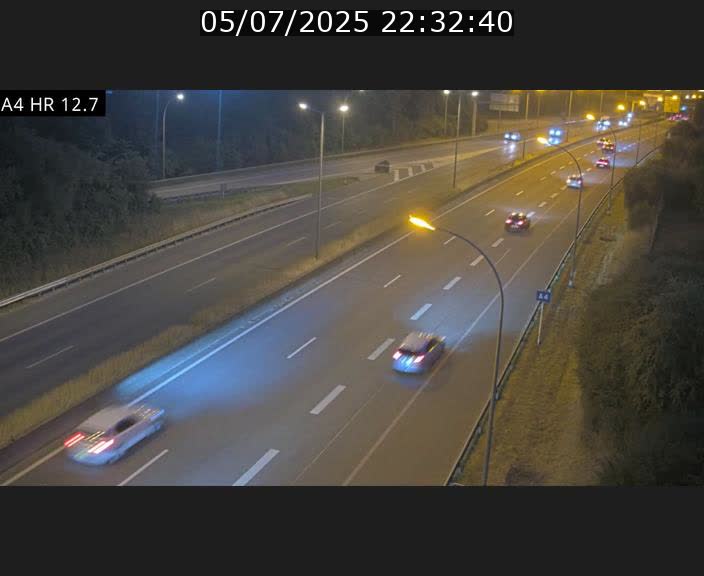 Traffic live webcam Luxembourg Esch sur Alzette - A4 - BK 12.7 - direction Esch-Belval