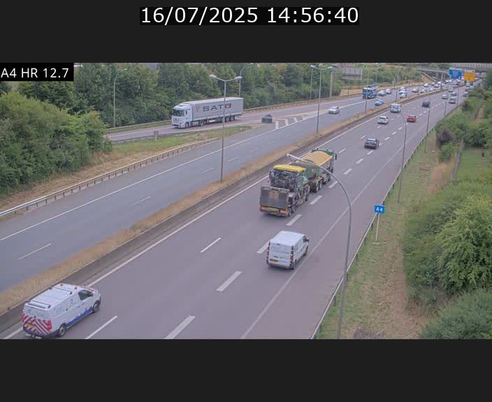 Traffic live webcam Luxembourg Esch sur Alzette - A4 - BK 12.7 - direction Esch-Belval