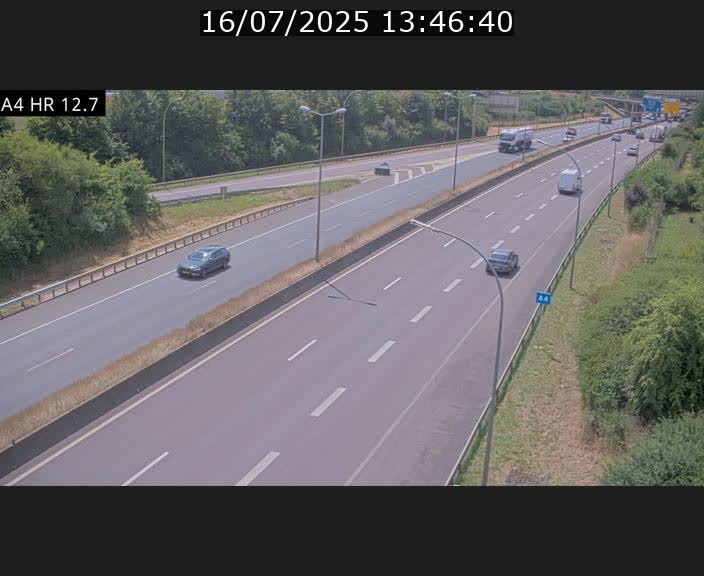 Traffic live webcam Luxembourg Esch sur Alzette - A4 - BK 12.7 - direction Esch-Belval