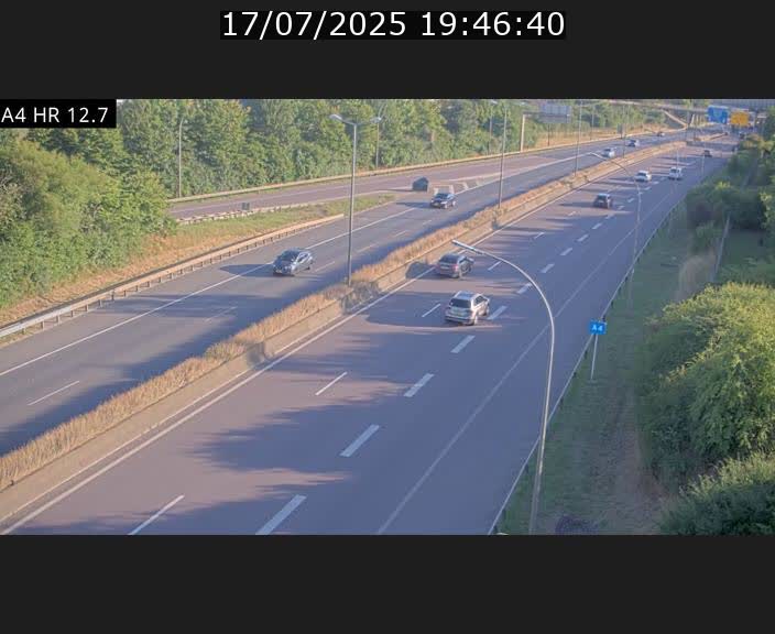 Traffic live webcam Luxembourg Esch sur Alzette - A4 - BK 12.7 - direction Esch-Belval