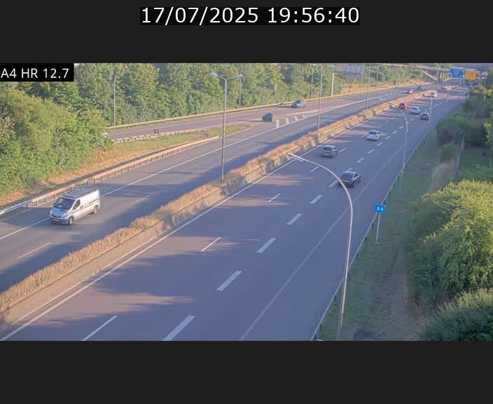 Traffic live webcam Luxembourg Esch sur Alzette - A4 - BK 12.7 - direction Esch-Belval