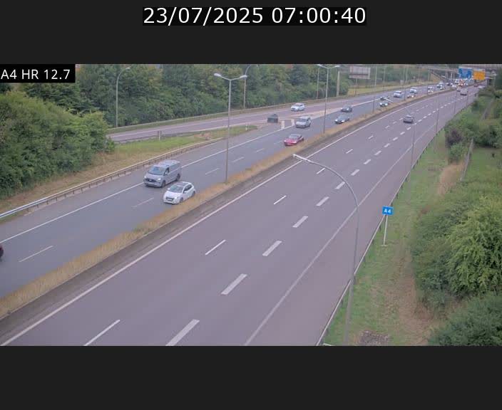 Traffic live webcam Luxembourg Esch sur Alzette - A4 - BK 12.7 - direction Esch-Belval