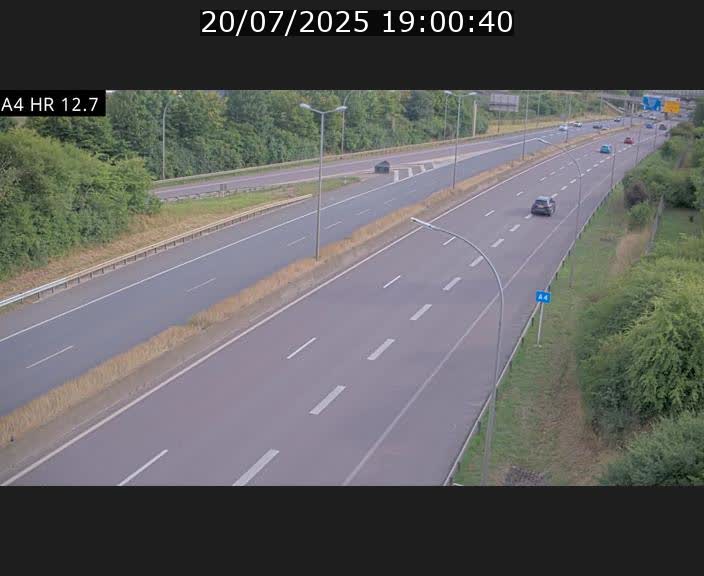 Traffic live webcam Luxembourg Esch sur Alzette - A4 - BK 12.7 - direction Esch-Belval