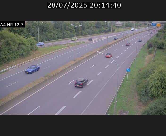 Traffic live webcam Luxembourg Esch sur Alzette - A4 - BK 12.7 - direction Esch-Belval