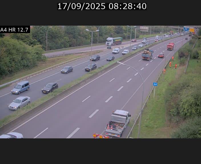 Traffic live webcam Luxembourg Esch sur Alzette - A4 - BK 12.7 - direction Esch-Belval