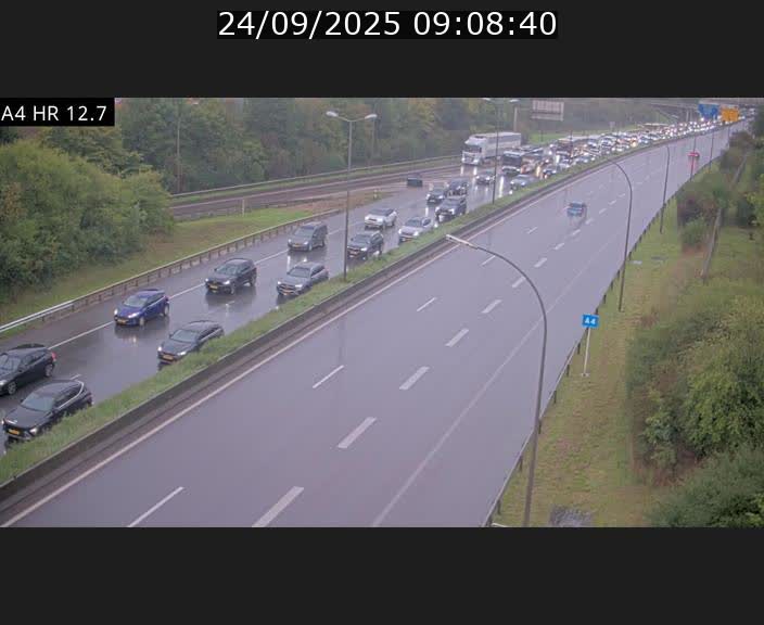Traffic live webcam Luxembourg Esch sur Alzette - A4 - BK 12.7 - direction Esch-Belval