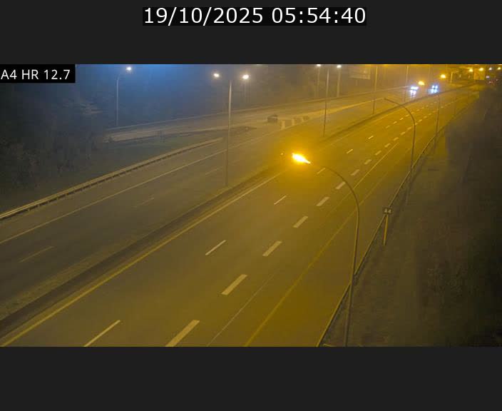 Traffic live webcam Luxembourg Esch sur Alzette - A4 - BK 12.7 - direction Esch-Belval
