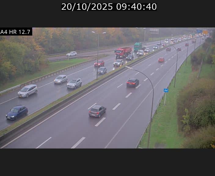Traffic live webcam Luxembourg Esch sur Alzette - A4 - BK 12.7 - direction Esch-Belval