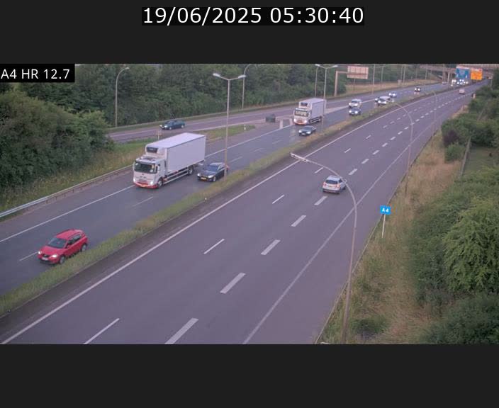 Traffic live webcam Luxembourg Esch sur Alzette - A4 - BK 12.7 - direction Esch-Belval