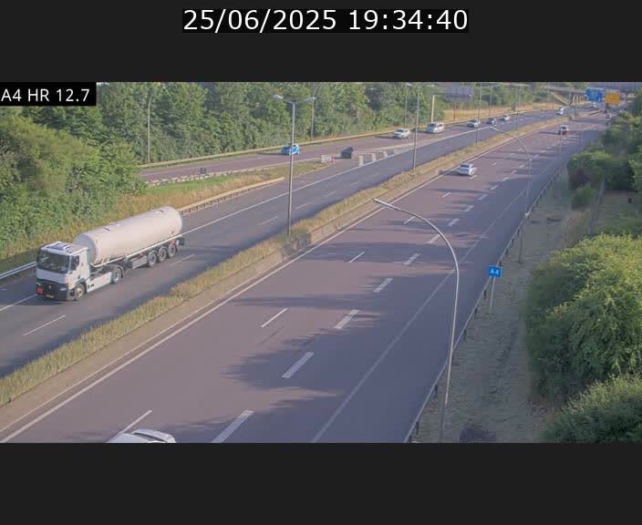 <h2>Traffic live webcam Luxembourg Esch sur Alzette - A4 - BK 12.7 - direction Esch-Belval</h2>