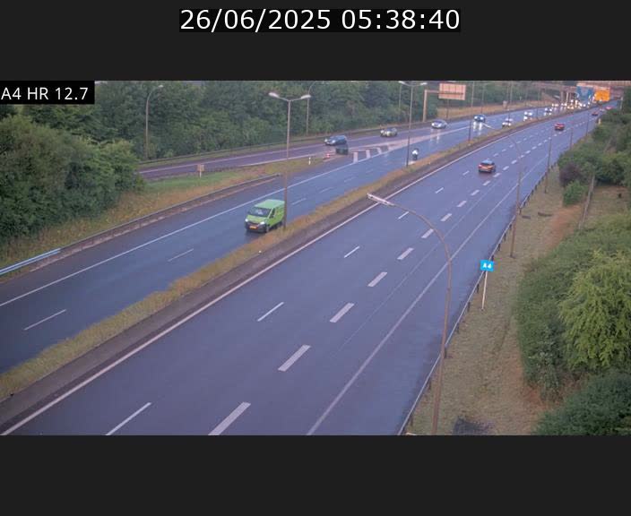 <h2>Traffic live webcam Luxembourg Esch sur Alzette - A4 - BK 12.7 - direction Esch-Belval</h2>