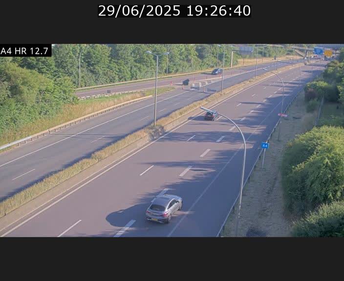<h2>Traffic live webcam Luxembourg Esch sur Alzette - A4 - BK 12.7 - direction Esch-Belval</h2>